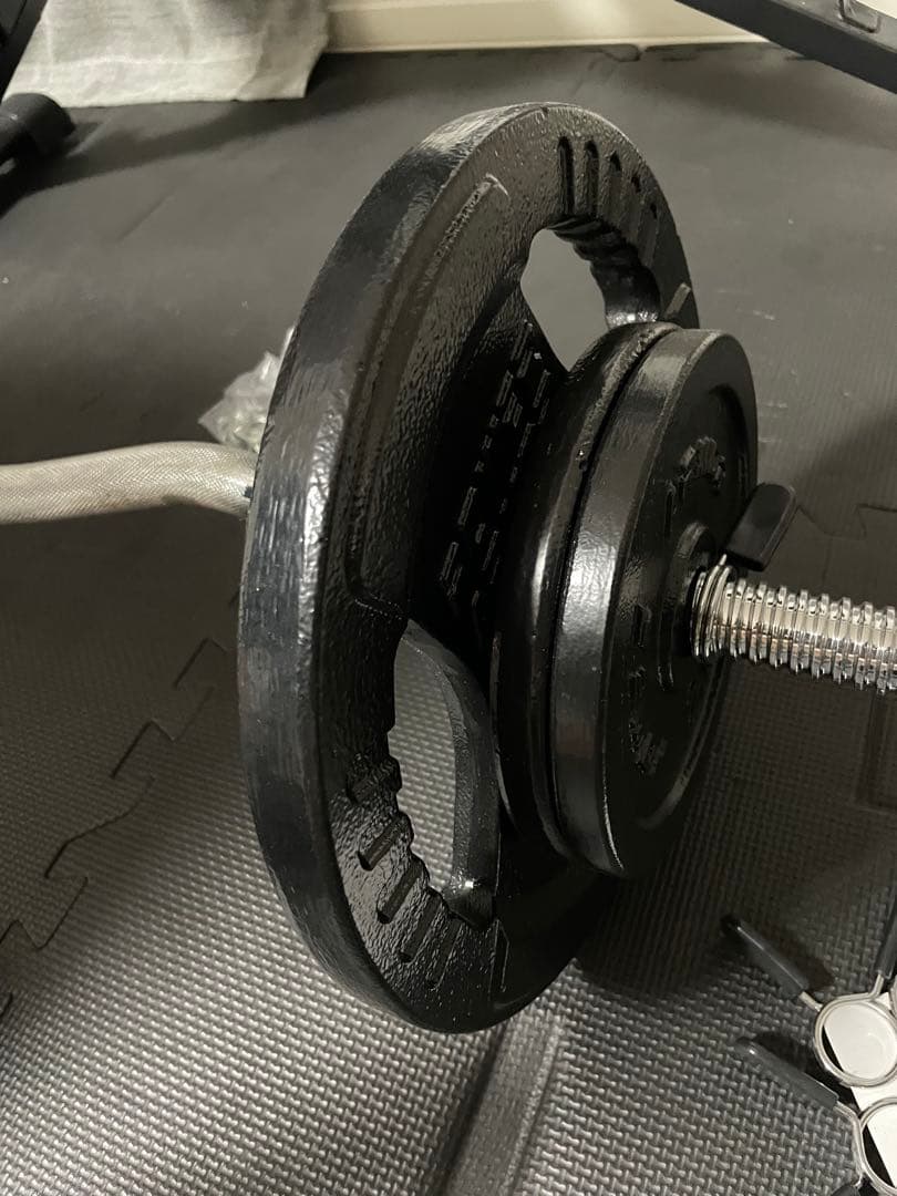 バーベルシャフト 重量プレート付き