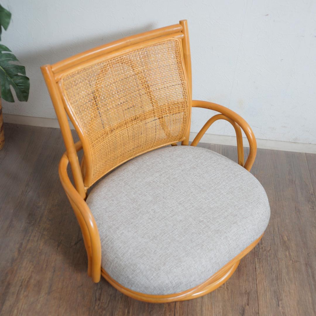 座面広々【新品】360°回転　籐回転あぐら座椅子　アウトレット