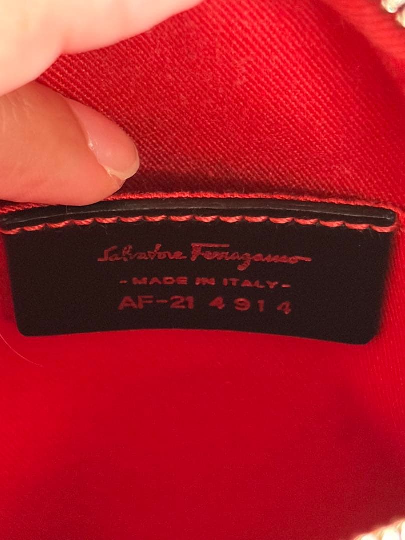 フェラガモ ショルダーバッグ ガンチーニ ブラック