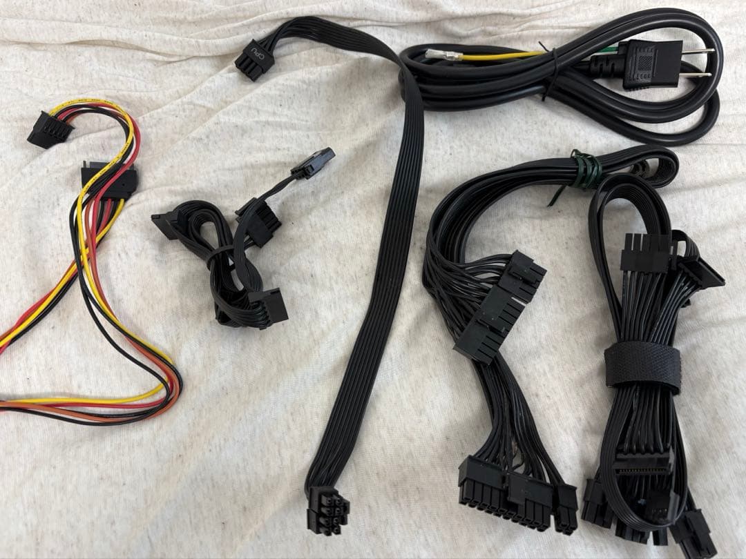 FSP DAGGER 600w SFX規格電源　80PLUS GOLD獲得製品