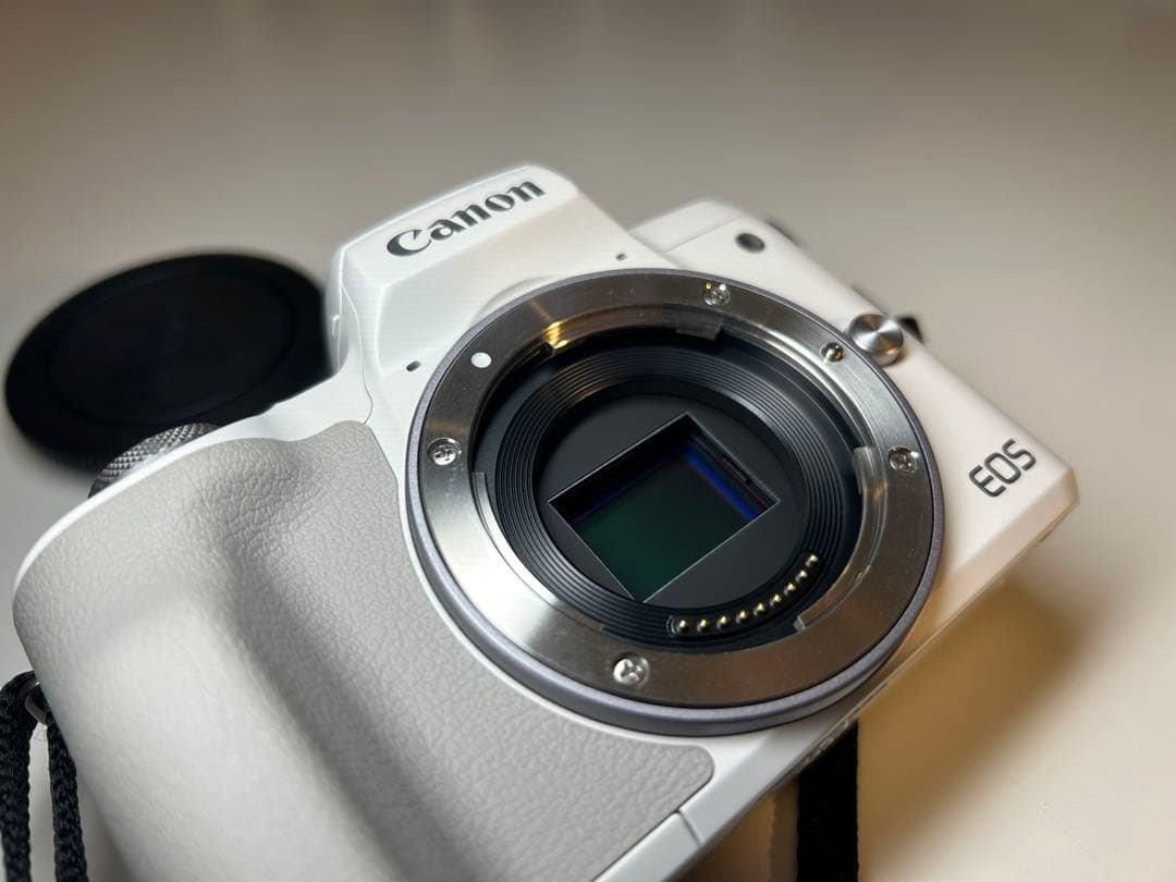 【おまけ付き】Canon EOS Kiss M2 ダブルズームキット