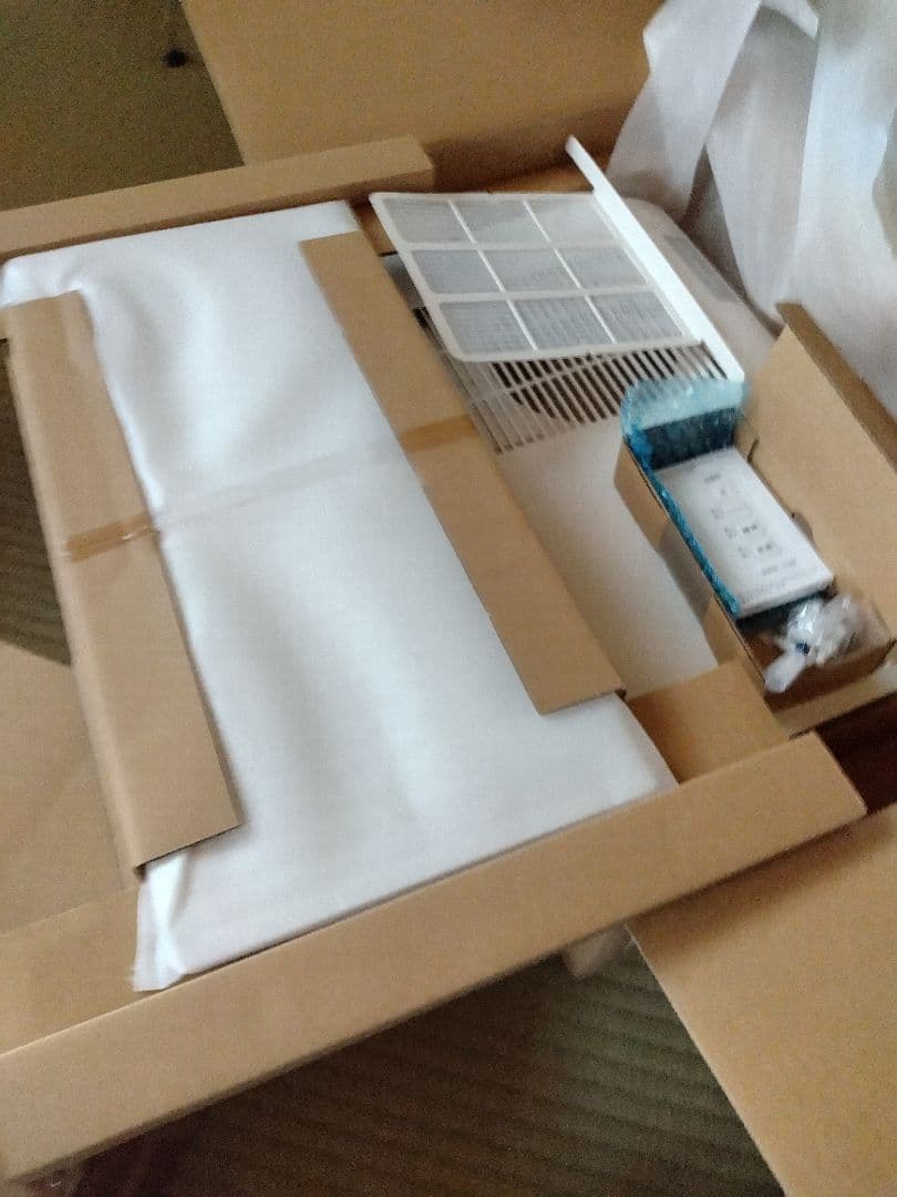 TOTO新品 【TYR330ST1】枠のみ　洗面所暖房機（展示用） 価