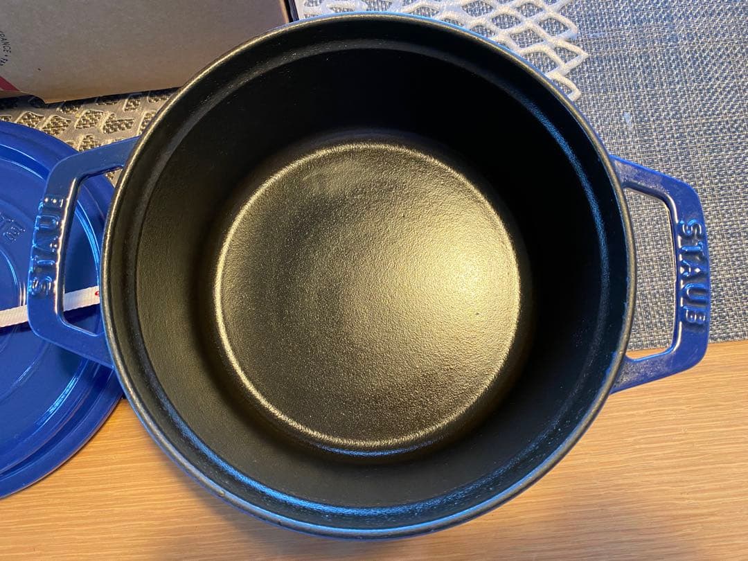STAUB ストウブ　ココット　ラウンド　ブルー　ロイヤルブルー　美品　18cm