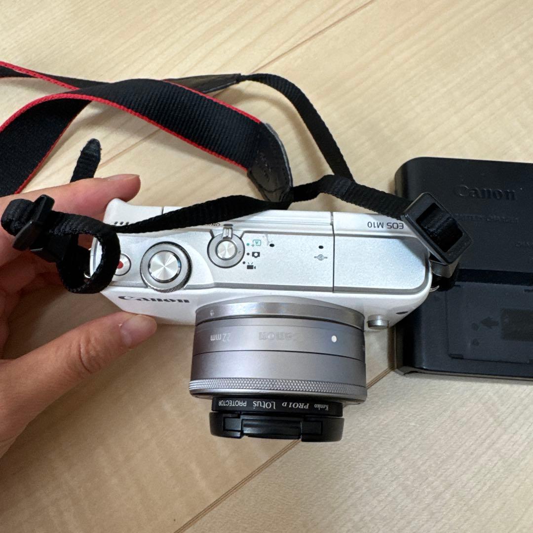【最終お値下げ】Canon EOS M10 ミラーレス一眼 ホワイト
