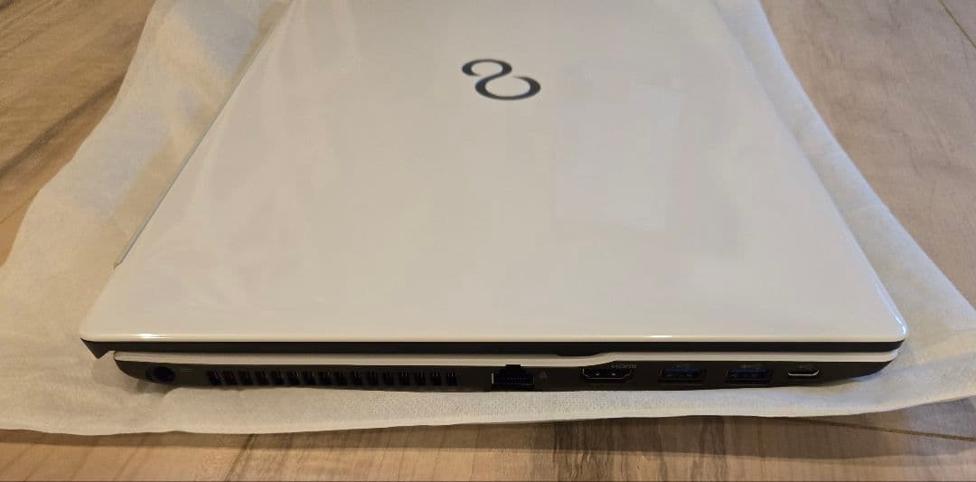 【ほぼ未使用品】富士通 LIFEBOOK AH480/H プレミアムホワイト