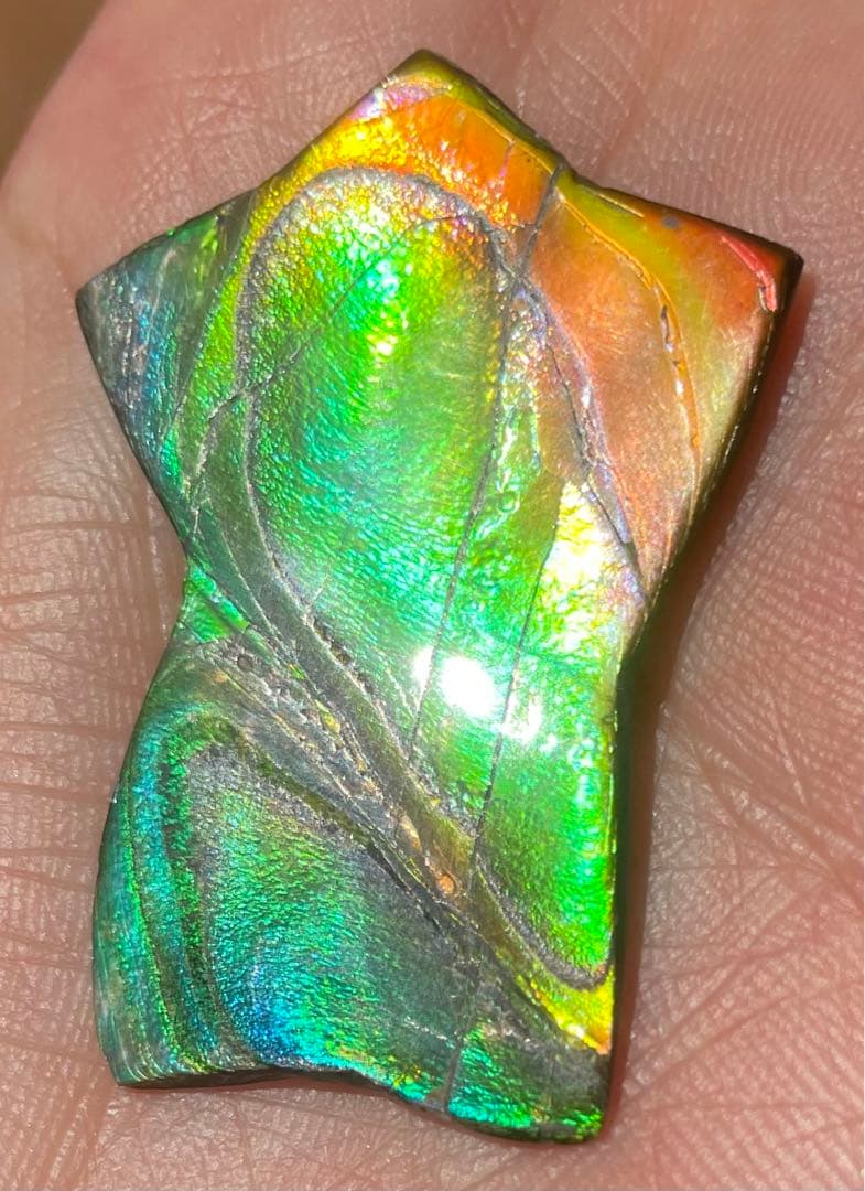 【期間限定セール】虹色星形　アンモライト　インペリアルレインボー　アンモライト