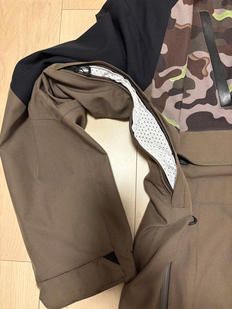 VOLCOM スノーボードウェア　ジャケット M