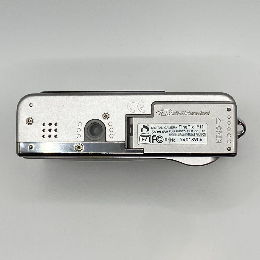 美品・動作OK✨FUJIFILM FinePix F11 デジカメ