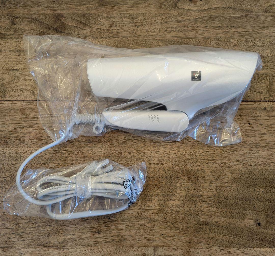 シャープ　 ヘアドライヤー 【新品　未使用】