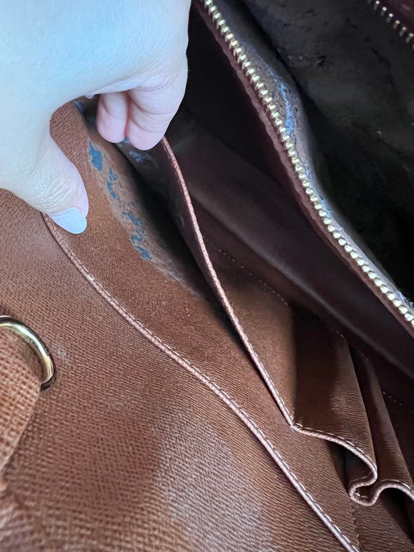 LOUIS VUITTON 「ポルトドキュマン・ヴォワヤージュ」