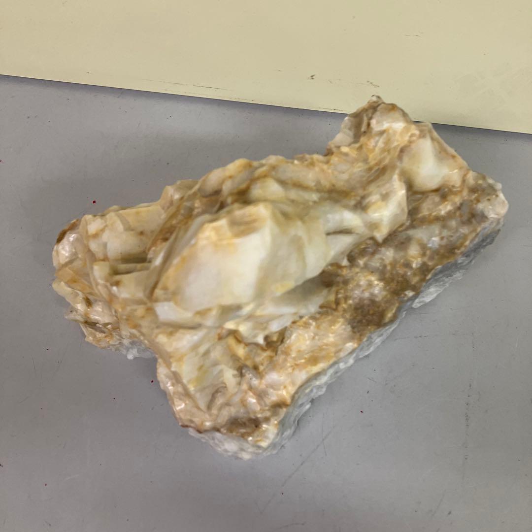 E-4 天然石 原石 クラスター オブジェ 置物 白 黄土色 鉱物標本 オパール