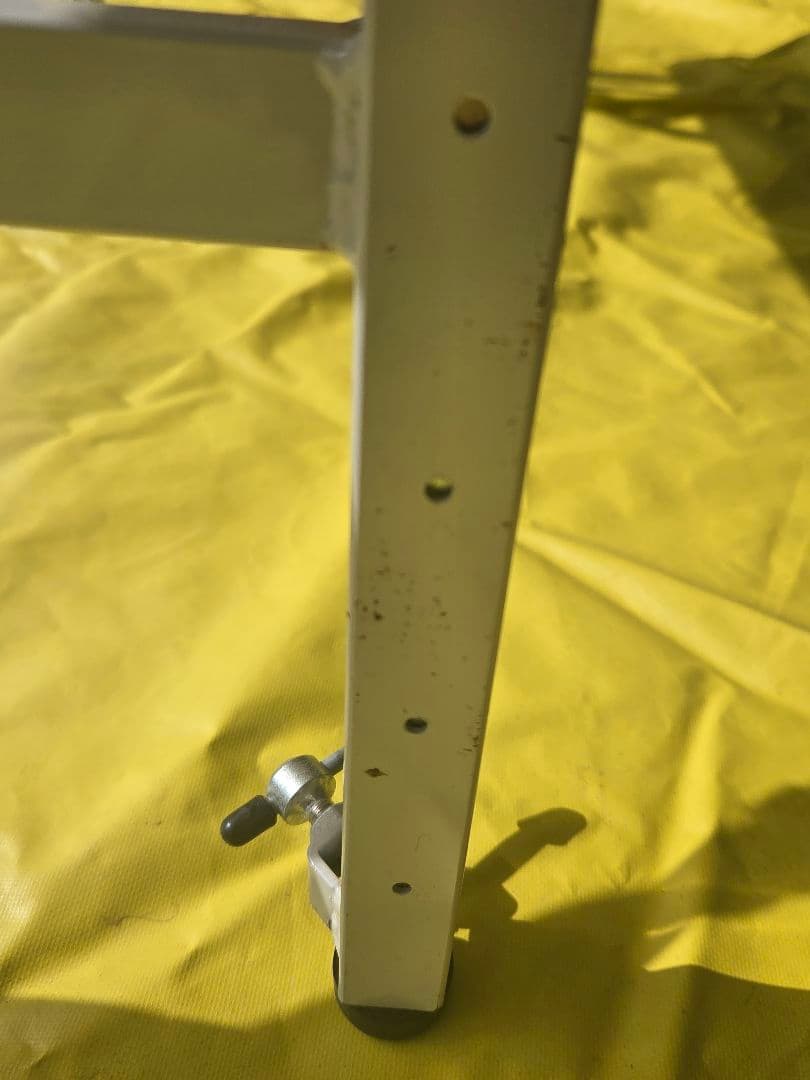 トリミングテーブル。ブランドはPETECHです。.