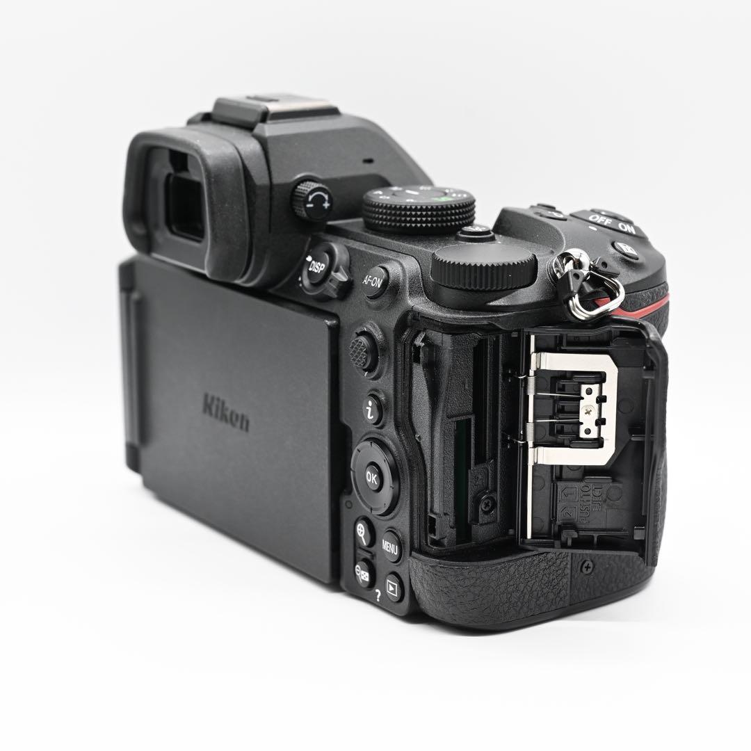 ※今月末までの出品【シャッター1633枚】極美品 Nikon Z5II ボディ