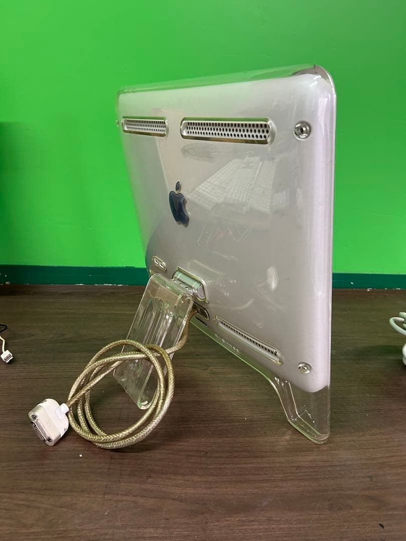 動作商品Apple Studio Display と付属品