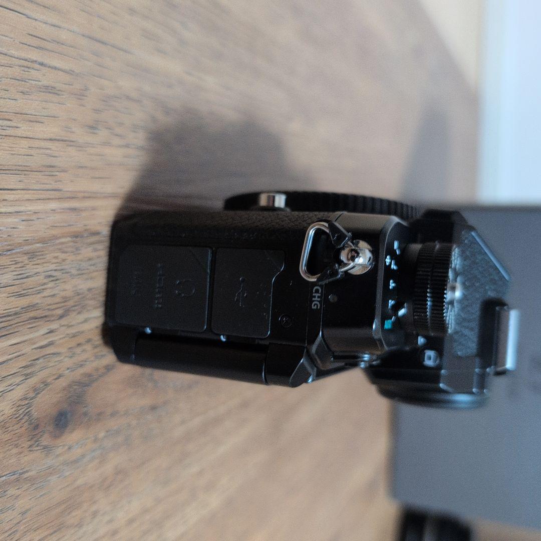 Nikon Z f ミラーレスカメラ 40mm f/2