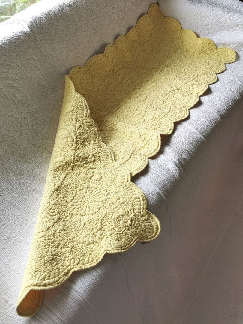 ヴィンテージフランス トラプント ブティ風キルト 向日葵＆花レリーフ 