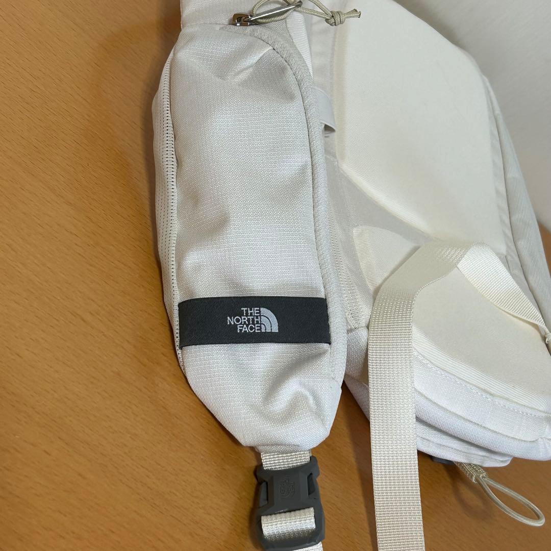 【未使用】ザ ノースフェイス ボディバッグ スリングバッグ　　 白