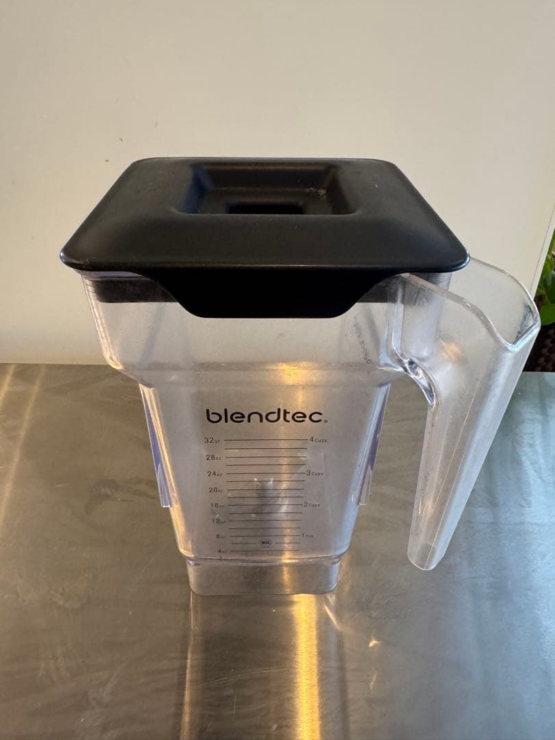 Blendtec 825 業務用ブレンダー 定価26万円 飲食店