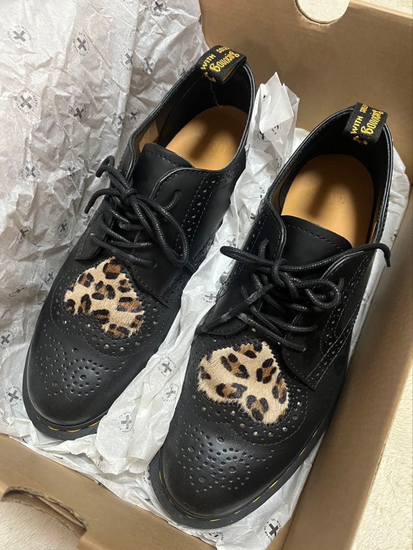 靴 DR. MARTENS / JOYCE HEART