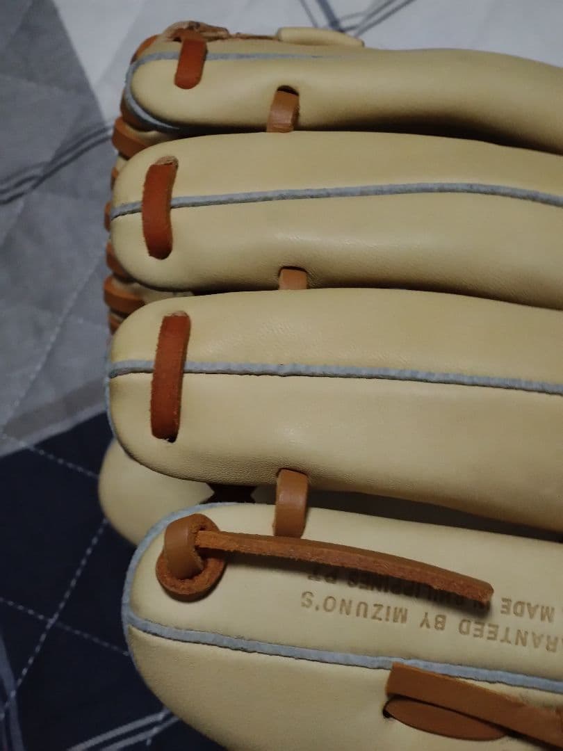 ぶ*ん様 ミズノオールラウンド　右投用軟式グローブ　スラッガーグラブ袋込