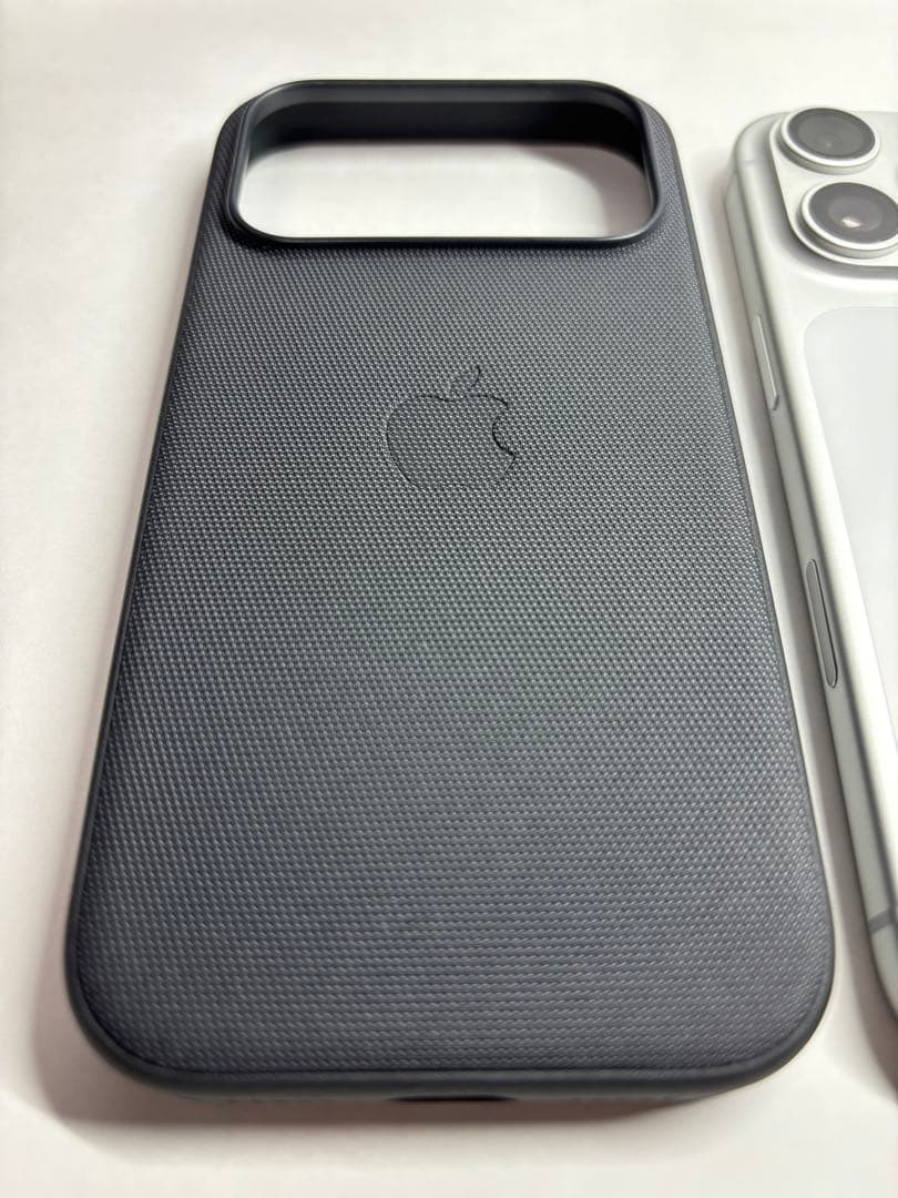 【美品】iPhone 17 Pro シルバー 256GB（純正ケース付き）