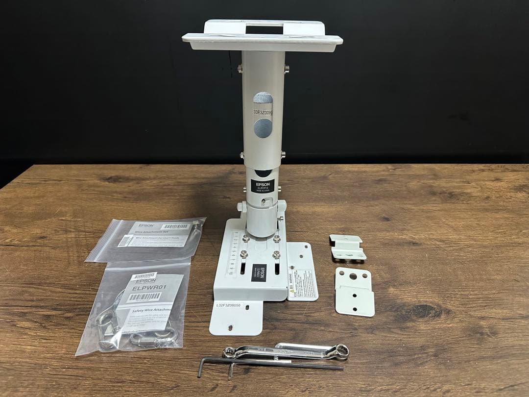 美品　EPSON エプソン　EB-L260F レーザービジネスプロジェクター