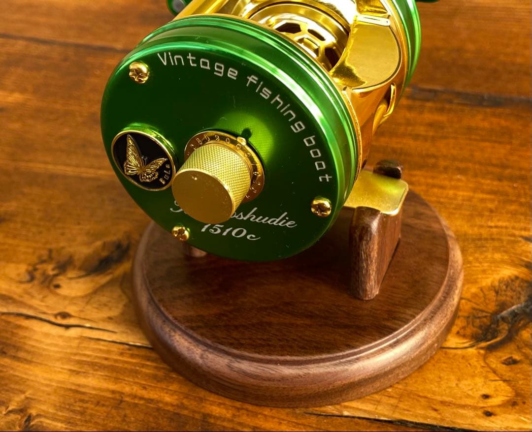 新品未使用　トラウト　ベイトリール　丸型　リール　グリーン×ゴールド　渓流釣り