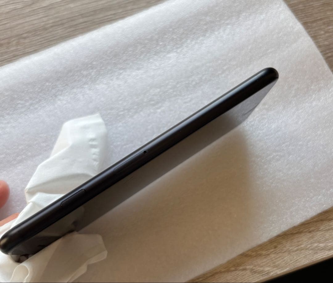 美品 iPhone SE 第二世代 64GB バッテリー83% ブラック