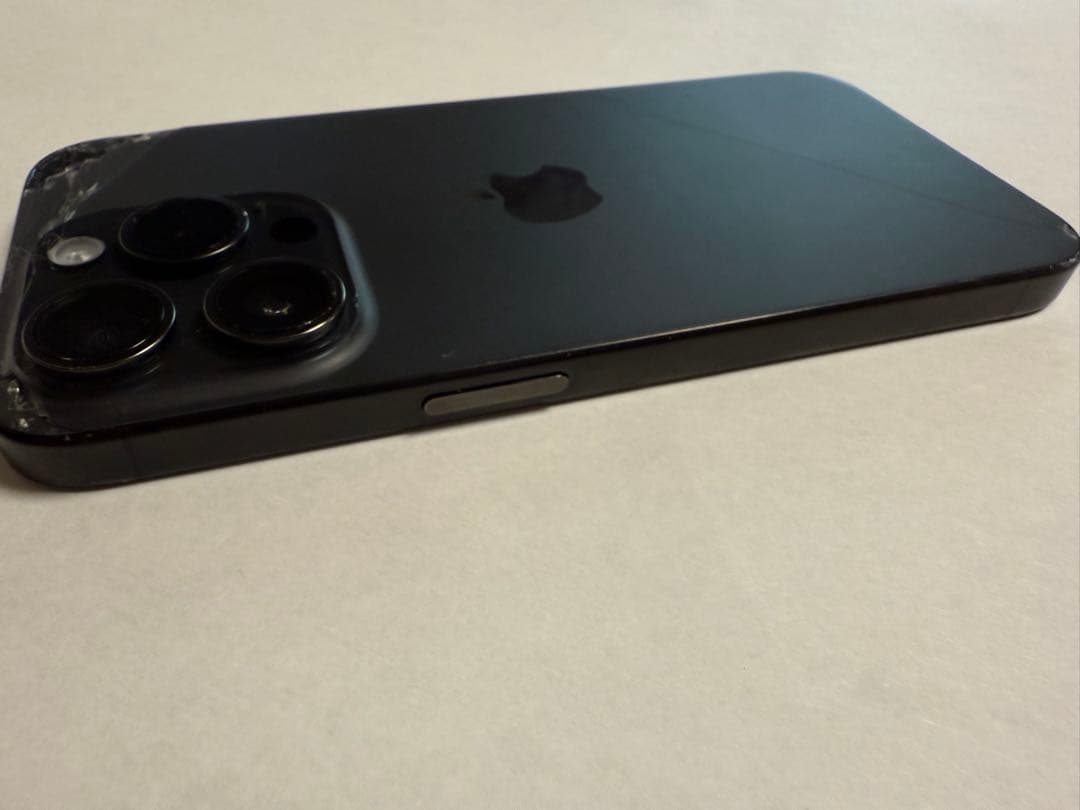 iPhone15pro 256GB 本体 ジャンク品　画面割れ　背面割れ