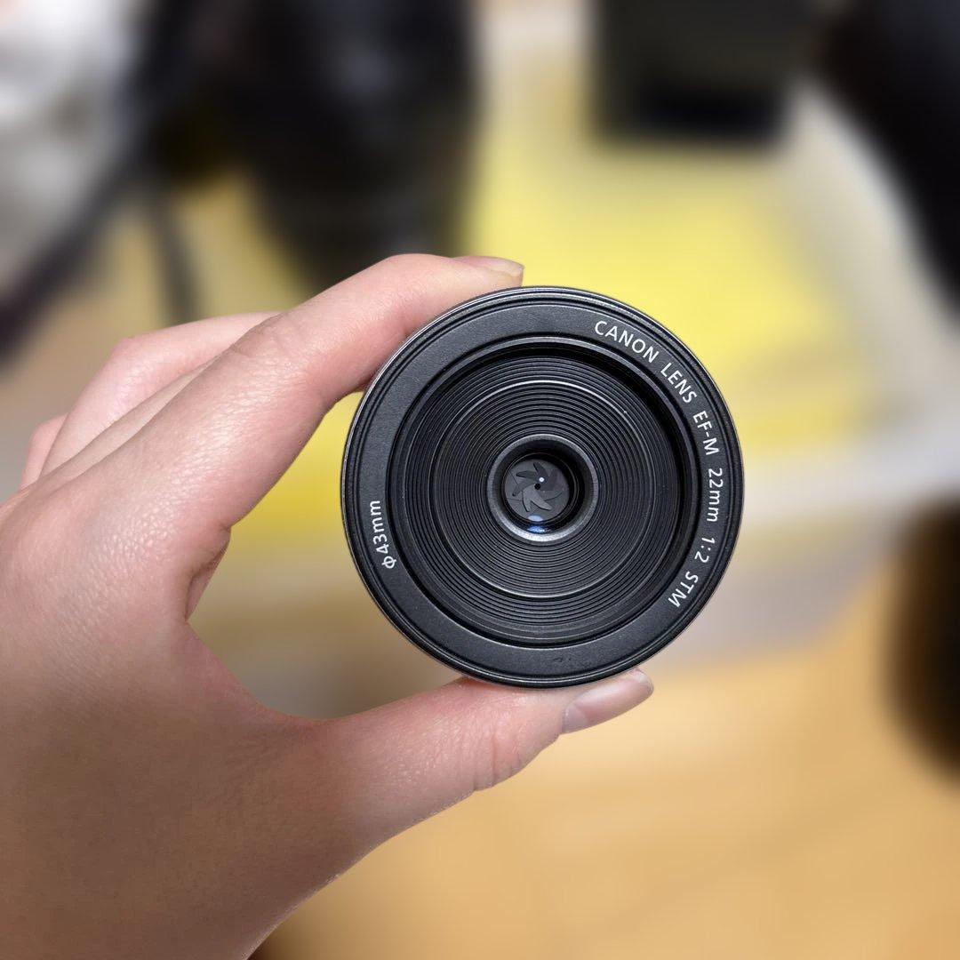 Canon EOSkissm本体•マウントアダプター•レンズ3点•充電器•カバー