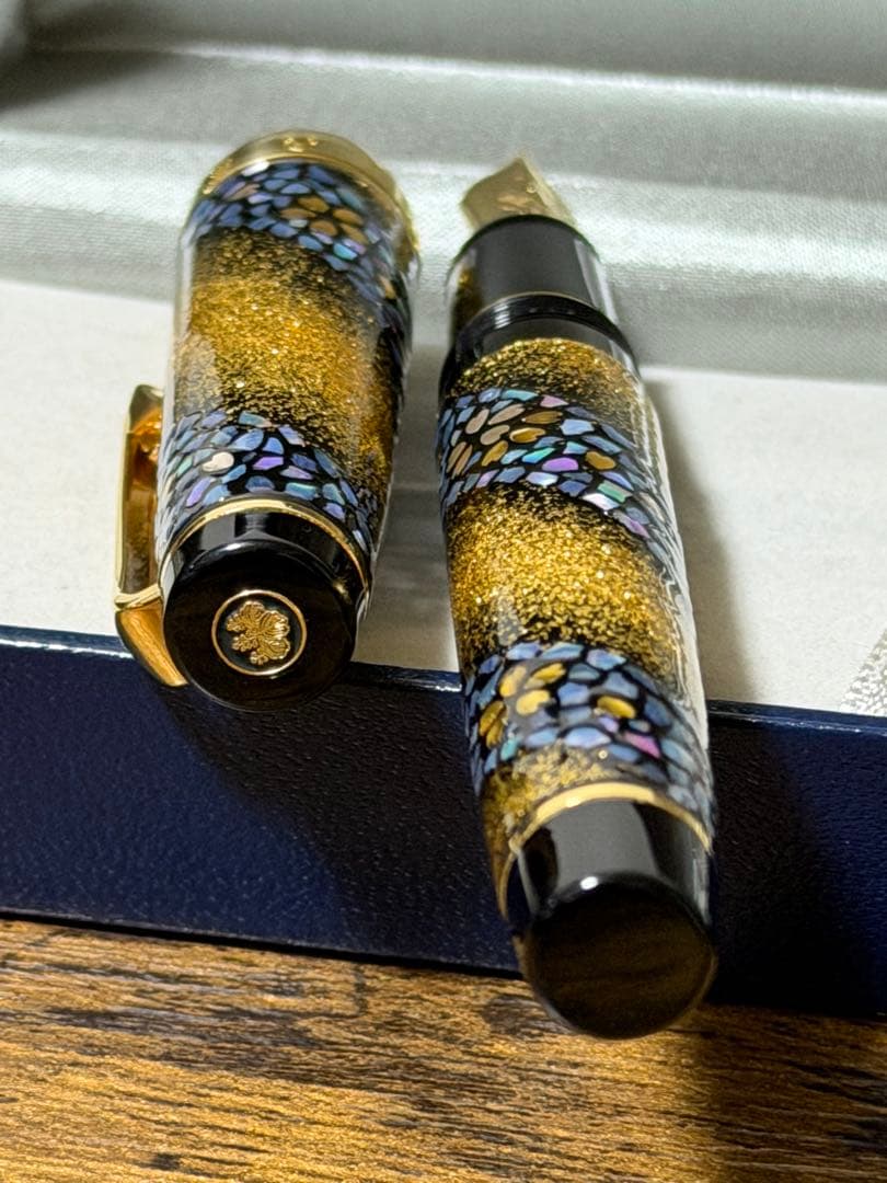 新品未使用　内閣総理大臣　特別慰労品 螺鈿蒔絵 桜流れ セーラー　万年筆　M