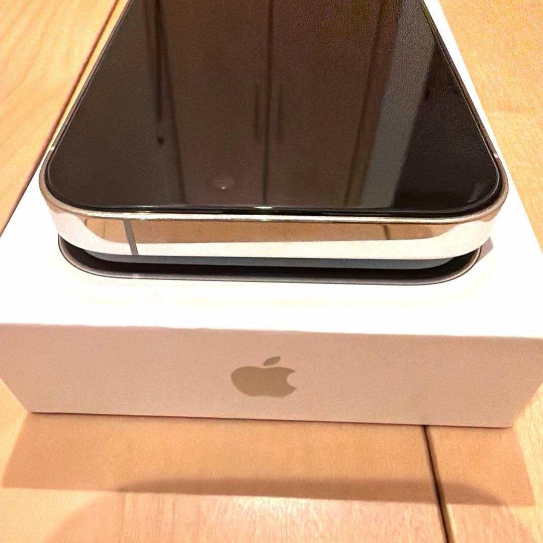 ゆ*あ様 iPhone14Pro 128GB シルバー