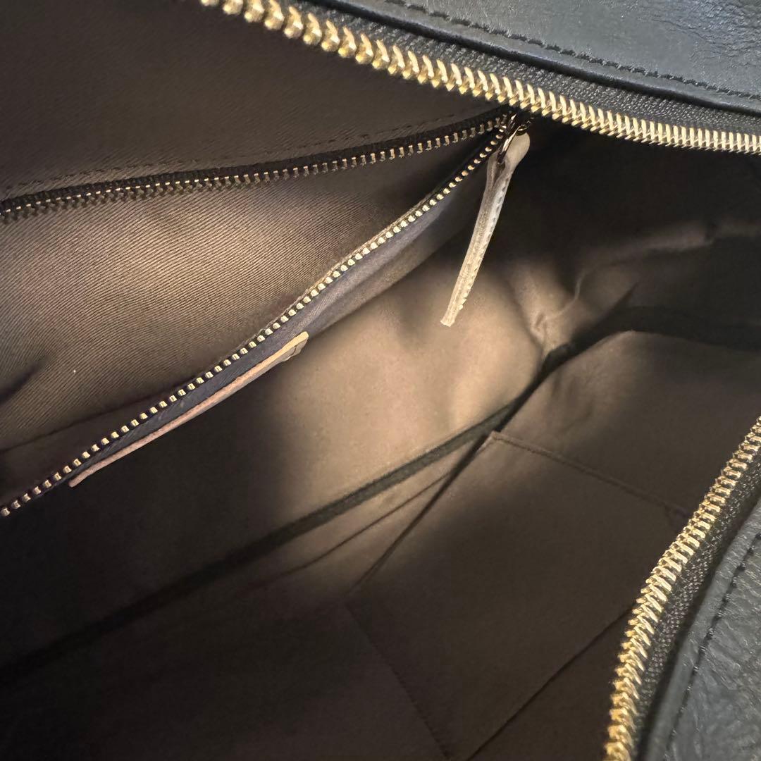 美品　マドリガル　おかかえバッグ　ブラックレザーショルダーバッグ