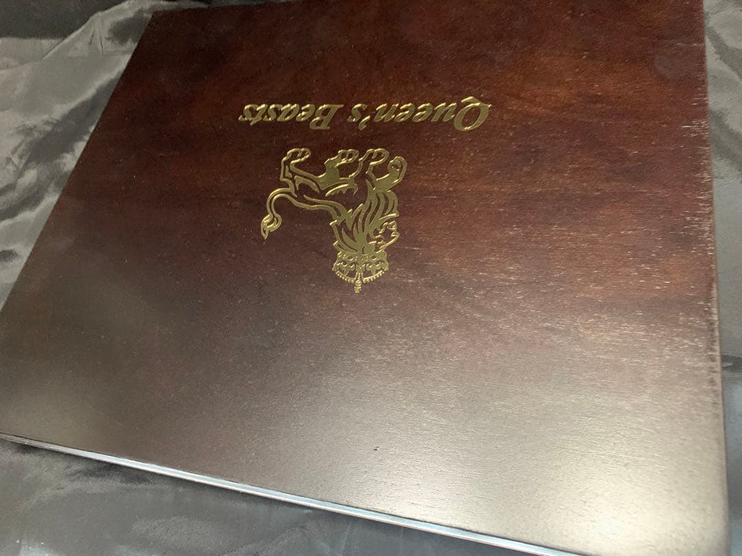 その1 クイーンズビースト　2オンス銀貨専用木箱　ケース　10枚用　カプセル付き