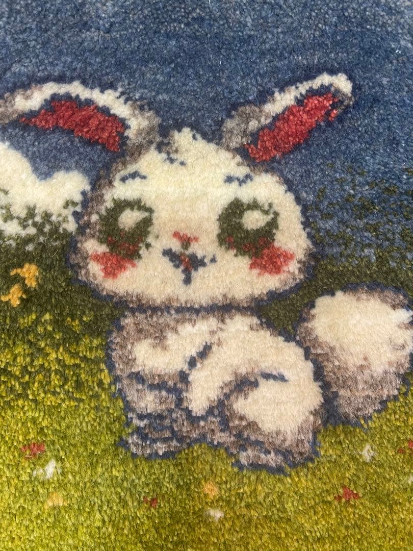 ギャッベ　座布団　40x40 ペルシャ　本物　手織り　うさぎ*(右端ご注目)