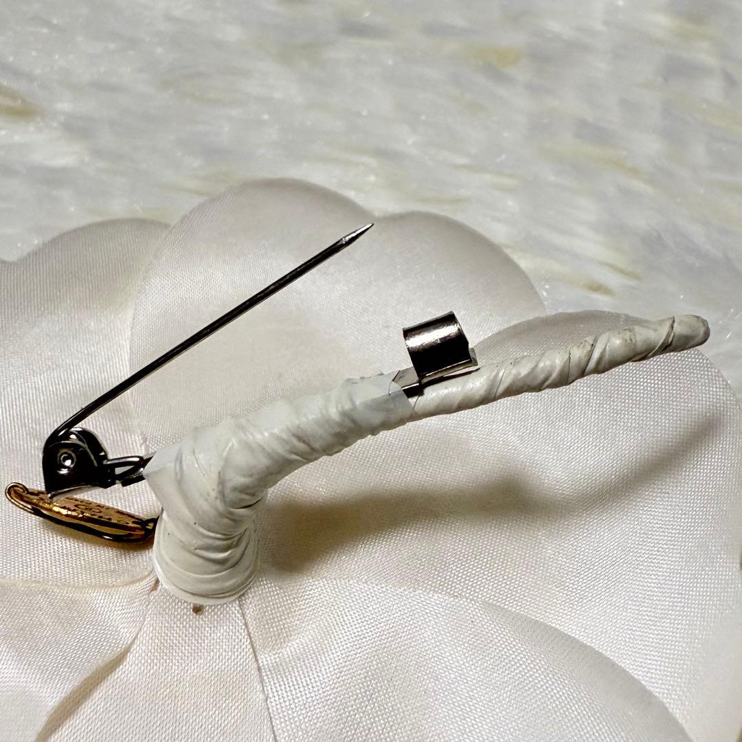 美品 CHANEL シャネル カメリア ブローチ コサージュ フラワー 白