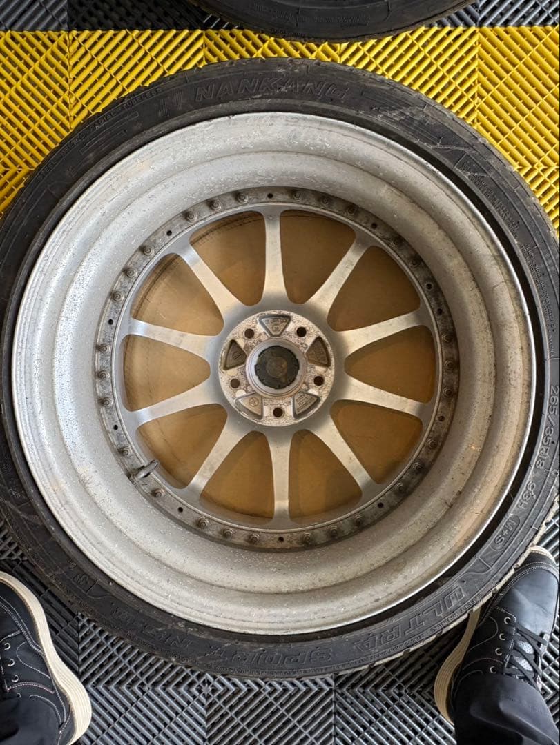 BLITZテクノスピードz1 18インチ8.5J +35 9.5J +38