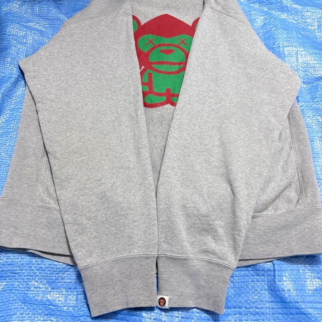 A BATHING APE⬛︎KAWS⬛︎コラボスウェット⬛︎M⬛︎カウズ⬛︎マイロ