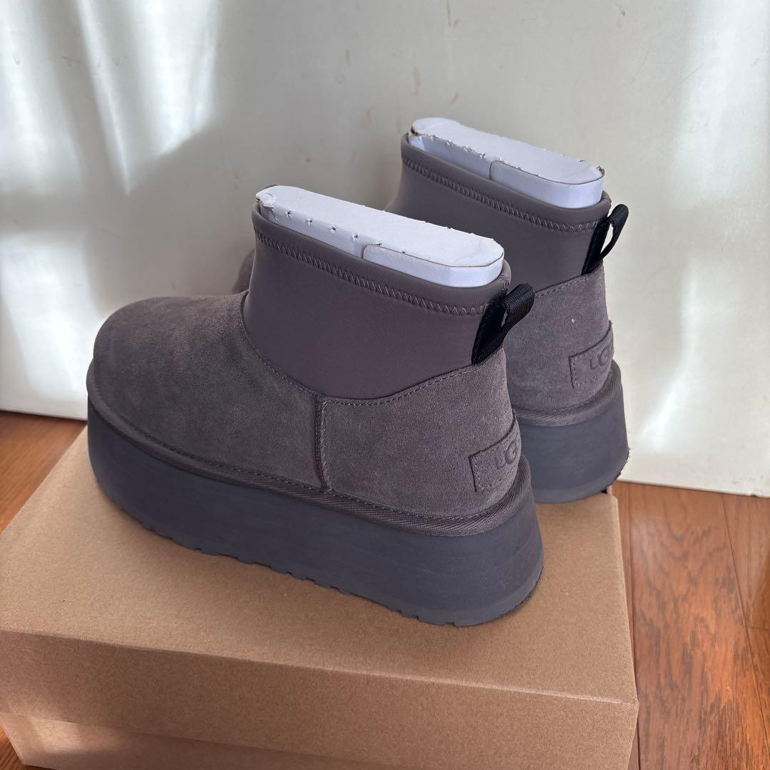 UGG グレー スエード ショートブーツ