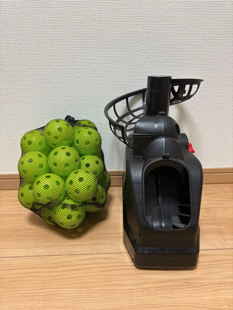 バッティングネット　穴あきボール、ボール投げ機付き