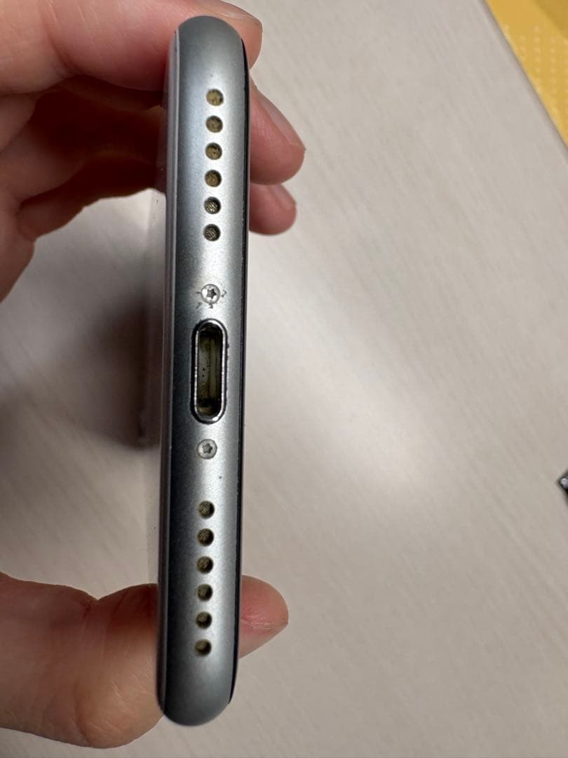 iPhoneSE第2世代 ホワイト 本体