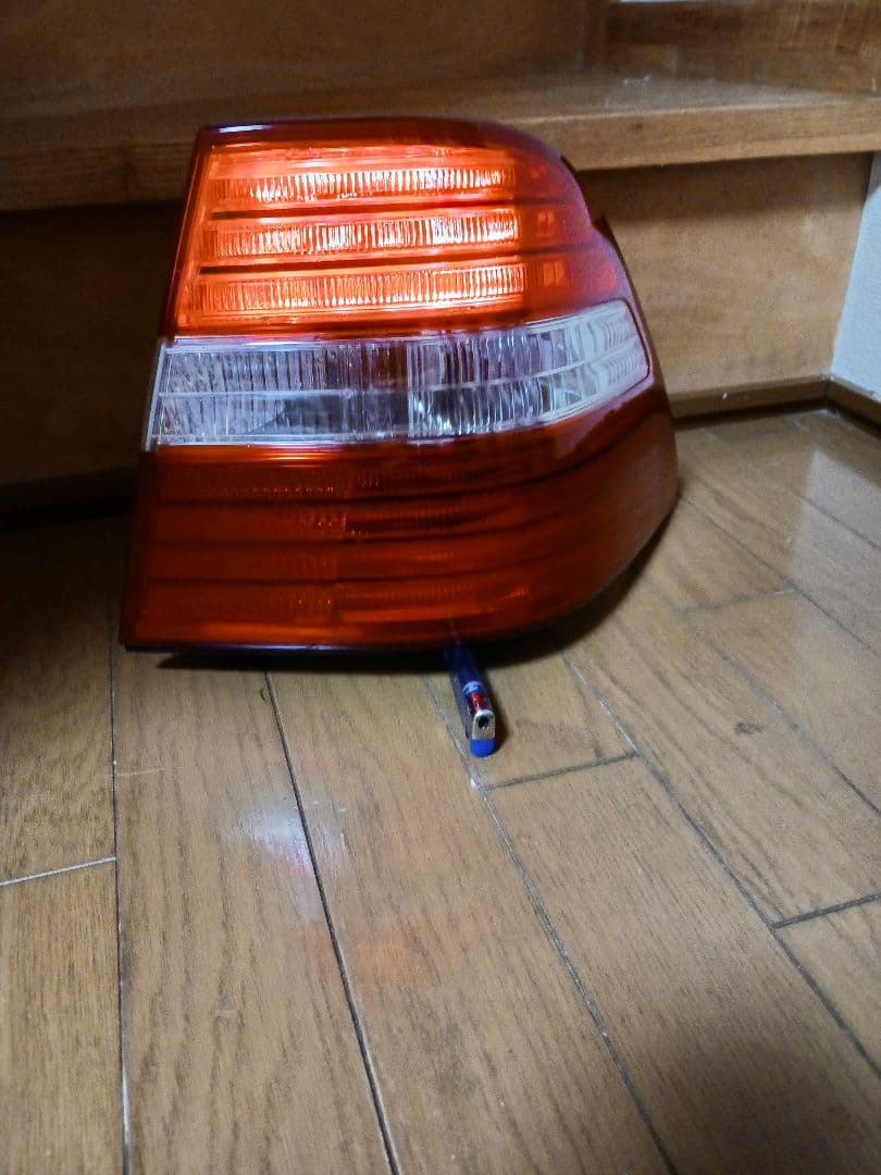 30セルシオ後期テールランプ右側