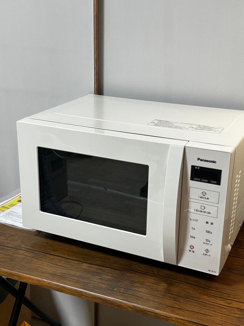 【極美品】 パナソニック 電子レンジ NE-FL1C-W 2025年