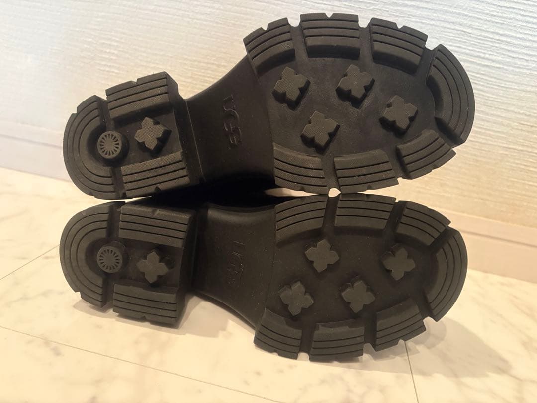 【値下げ】UGG 美品 24cm 公式完売　ブルックリンチェルシー