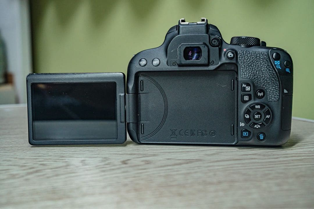 w*。様 Canon EOS kissx9i +単焦点レンズセット