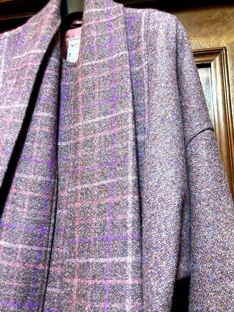 本場アイルランドの高級ブランドAvoca Tweed 手織りの紫のツイードコート