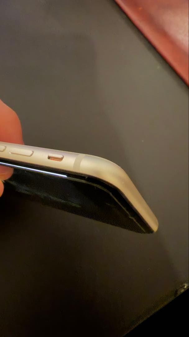 iPhone SE 第3世代128GB SIMフリー