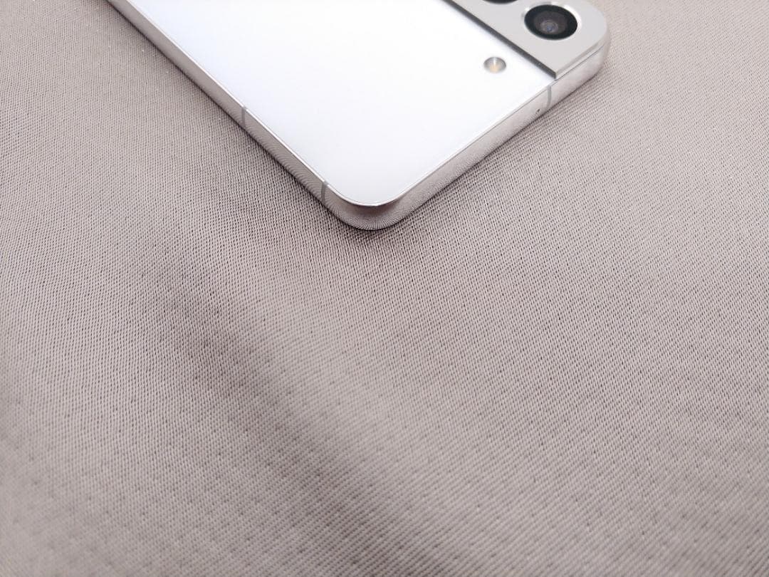 美品 バッテリー良 　Galaxy S22 SC-51C ホワイト 豪華おまけ