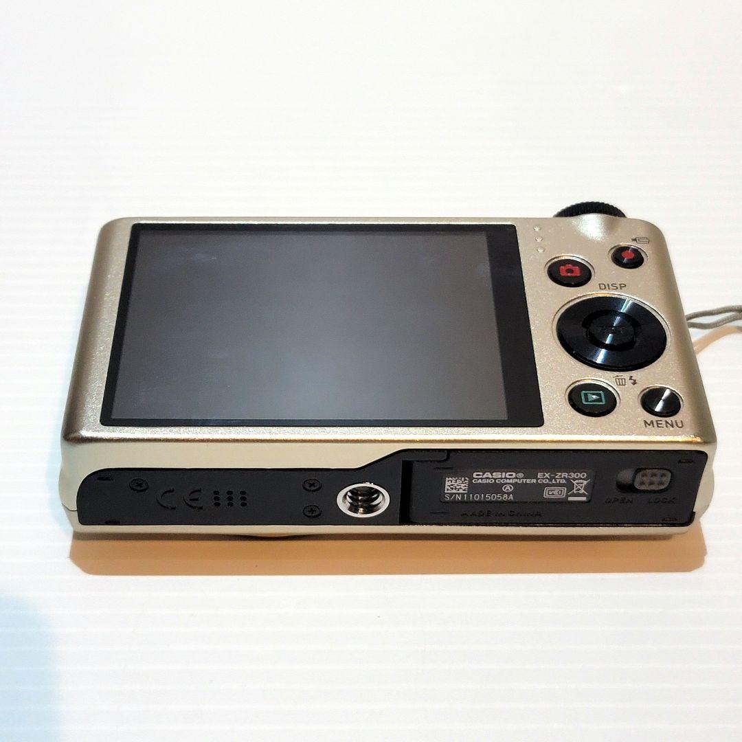 【極美品】CASIO EXILIM EX-ZR300 デジカメ コンデジ カシオ