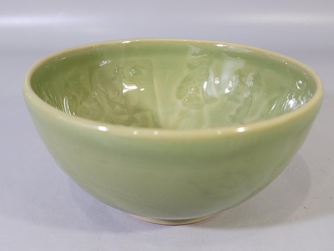 茶道具 中国 青磁 牡丹唐草紋 茶碗 DT778